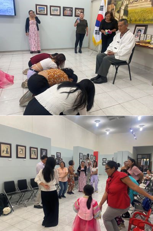 Los visitantes hacen una demostración del ritual sabae, donde los niños y jóvenes hacen una gran reverencia mostrando respeto y buenos deseos a los mayores, deseándoles un Feliz Año Nuevo, y bailan ganggangsullae, un baile folclórico interpretado por mujeres a la luz de la luna. 