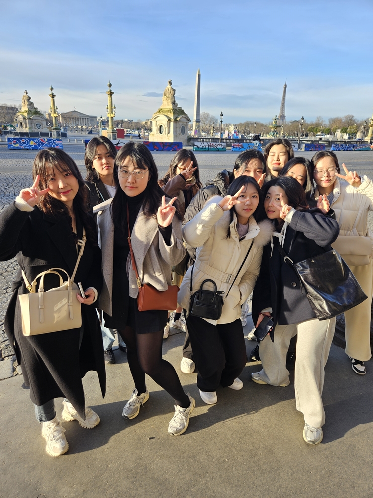 Le groupe en visite à Paris.