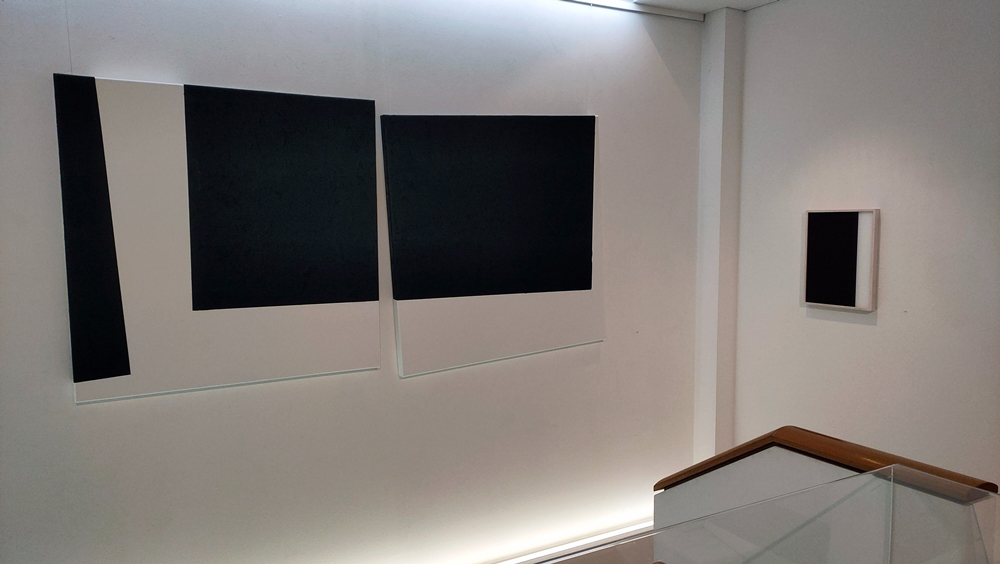 La galerie Simoncini expose une vingtaine d'œuvres de l'artiste coréen.