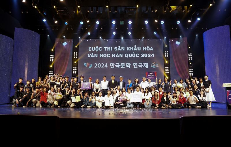 Vào tháng 4/2024, Cuộc thi sân khấu hóa văn học Hàn Quốc 2024 do Trung tâm Văn hóa Hàn Quốc (KCC) tại Việt Nam tổ chức đã diễn ra thành công tốt đẹp. (Ảnh: Trang Facebook chính thức của Trung tâm Văn hóa Hàn Quốc tại Việt Nam)