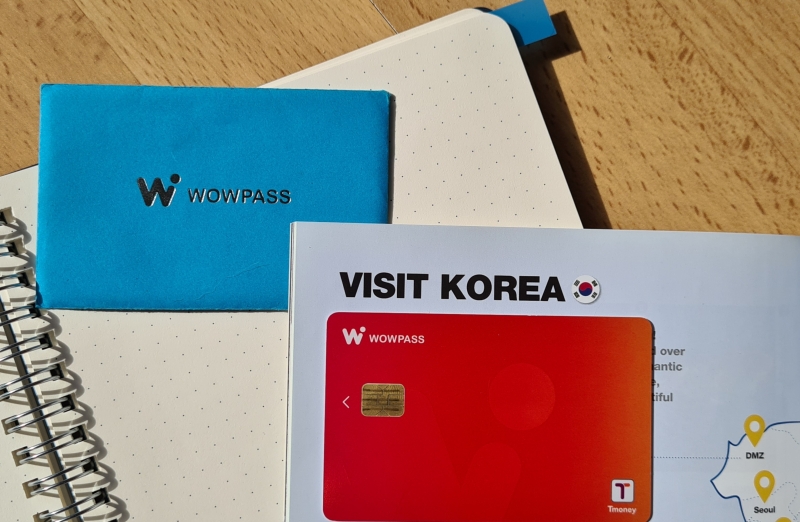 WOWPASS выглядит как обычная пластиковая карта и выдается автоматом в фирменном конвертике небольшого размера. / Фото: Анастасия Дятлова