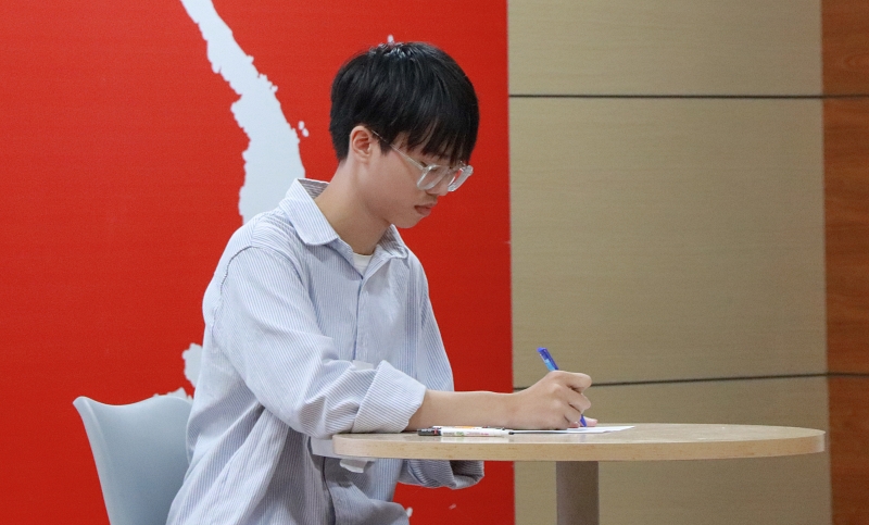 Bạn Trần Quốc Hoàng là thí sinh giành được ngôi vị Quán quân của cuộc thi Korean Speaking Contest năm nay. (Ảnh: KDC FTU)