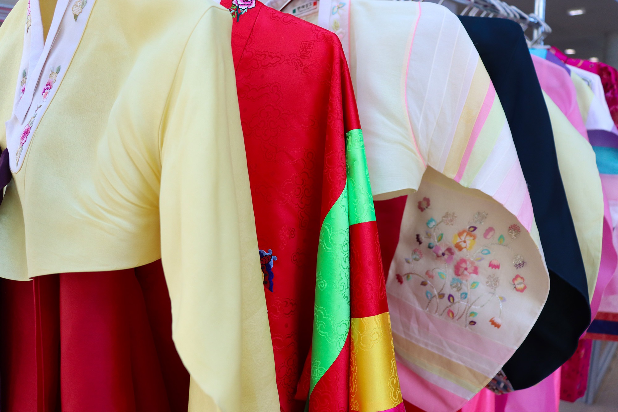 Ateliers de découverte du hanbok durant la Semaine de la Corée de Dijon. © Cité internationale de la gastronomie et du vin