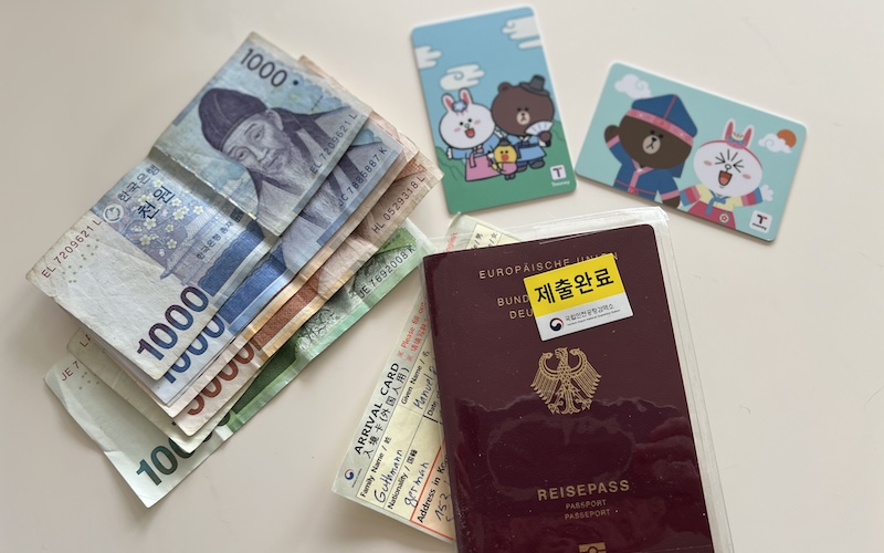 Herzlich Willkommen in Korea - Auf dem Foto u.a. koreanisches Geld und die Transportation Card. ⓒ Manuel Guthmann
