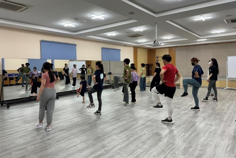 Lớp học trải nghiệm văn hóa K-Dance 2 được khai giảng vào ngày 01/04/2024. (Ảnh: Trang Facebook của Trung tâm Ngôn ngữ tiếng Hàn tại Thành phố Hồ Chí Minh)