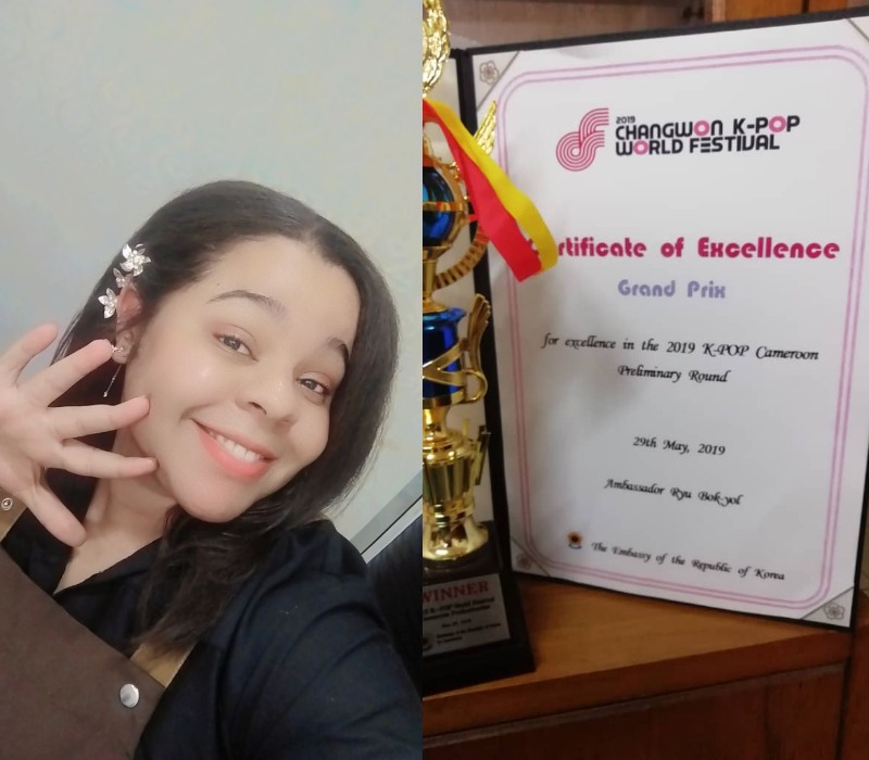 Marie France et son certificat pour le prix du tour préliminaire du festival mondial de K-pop 2019 au Cameroun. © Marie France