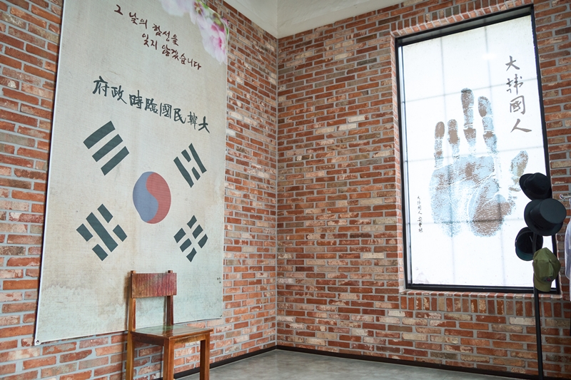 群山3·1运动百年纪念馆三层设置的“大韩民国临时政府”拍照场景。韩宣网名誉记者徐傲 摄