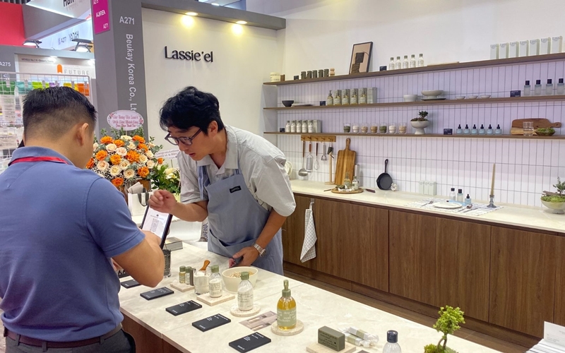 Triển lãm là nơi hội tụ nhiều thương hiệu mỹ phẩm nội địa Hàn Quốc chưa được nhiều người tiêu dùng Việt Nam biết đến. (Ảnh: Phạm Thị Hà Phương)