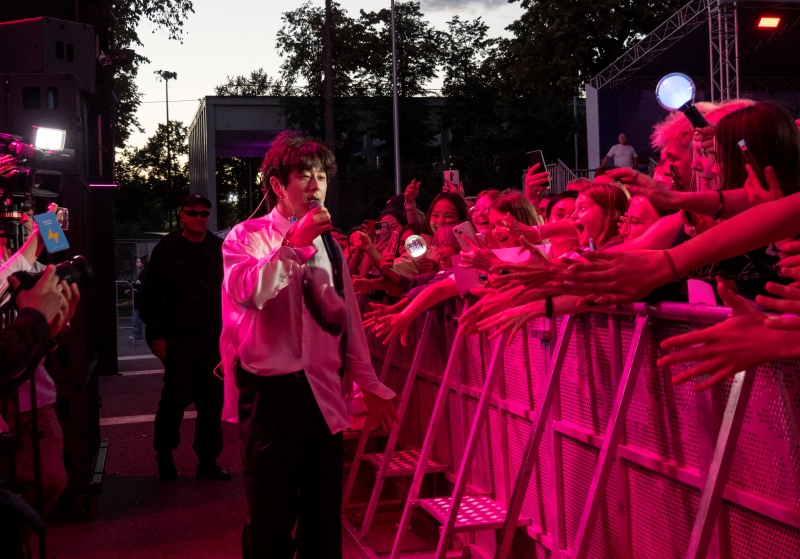 Сон Вон Соб на K-POP OPEN AIR в Лужниках 23 июля. / Фото: Анастасия Огурцова