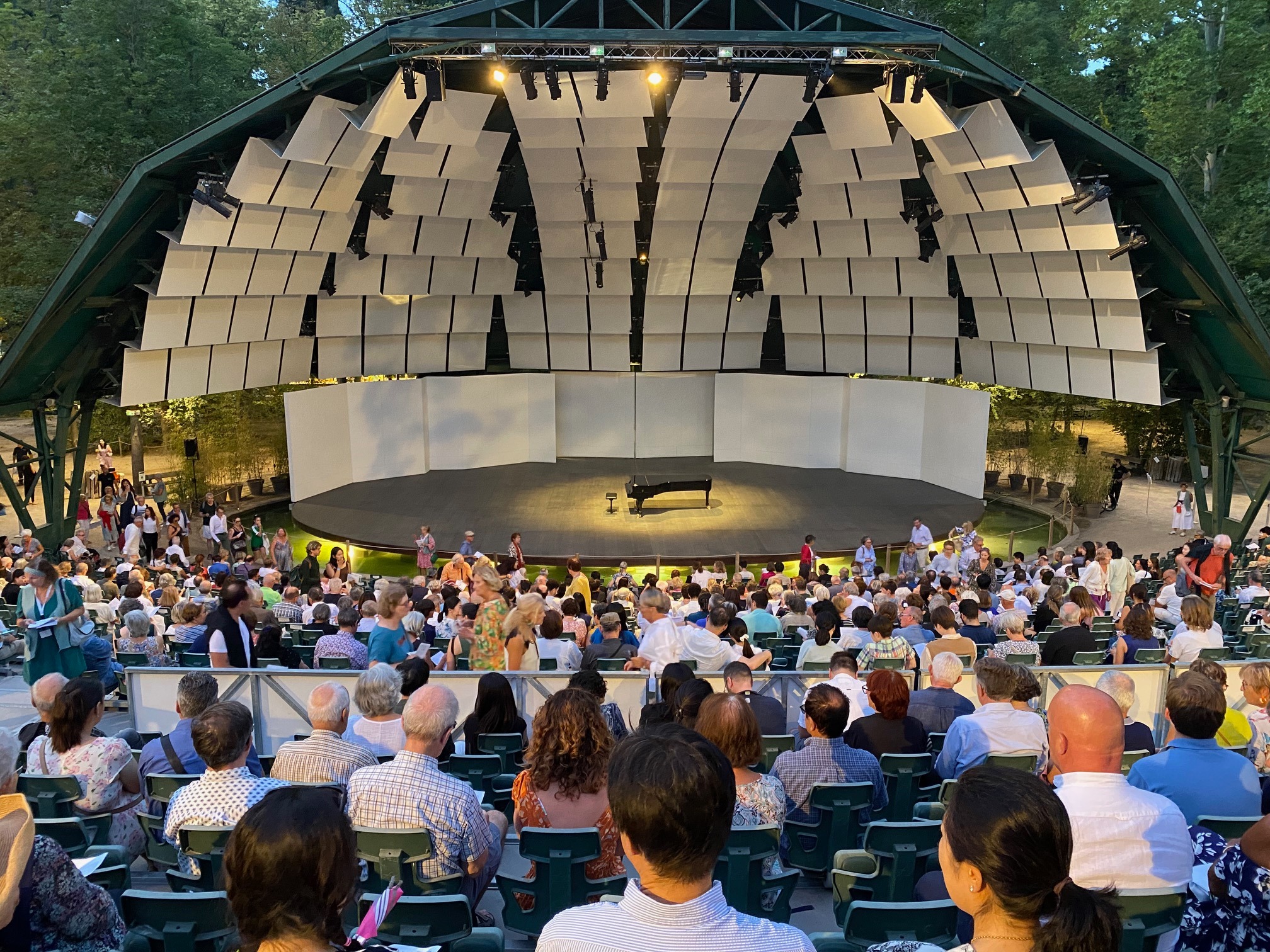 L’auditorium de plein air du parc du château de Florans à La Roque d’Anthéron. © Danielle Tartaruga