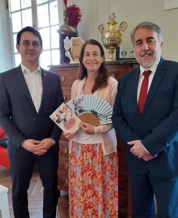 Julien Gondard, maire de Fontainebleau, Judith Reynaud en charge de la culture et des jumelages, Thierry Mailles, sous-préfet de Fontainebleau. © Nathalie Fisz