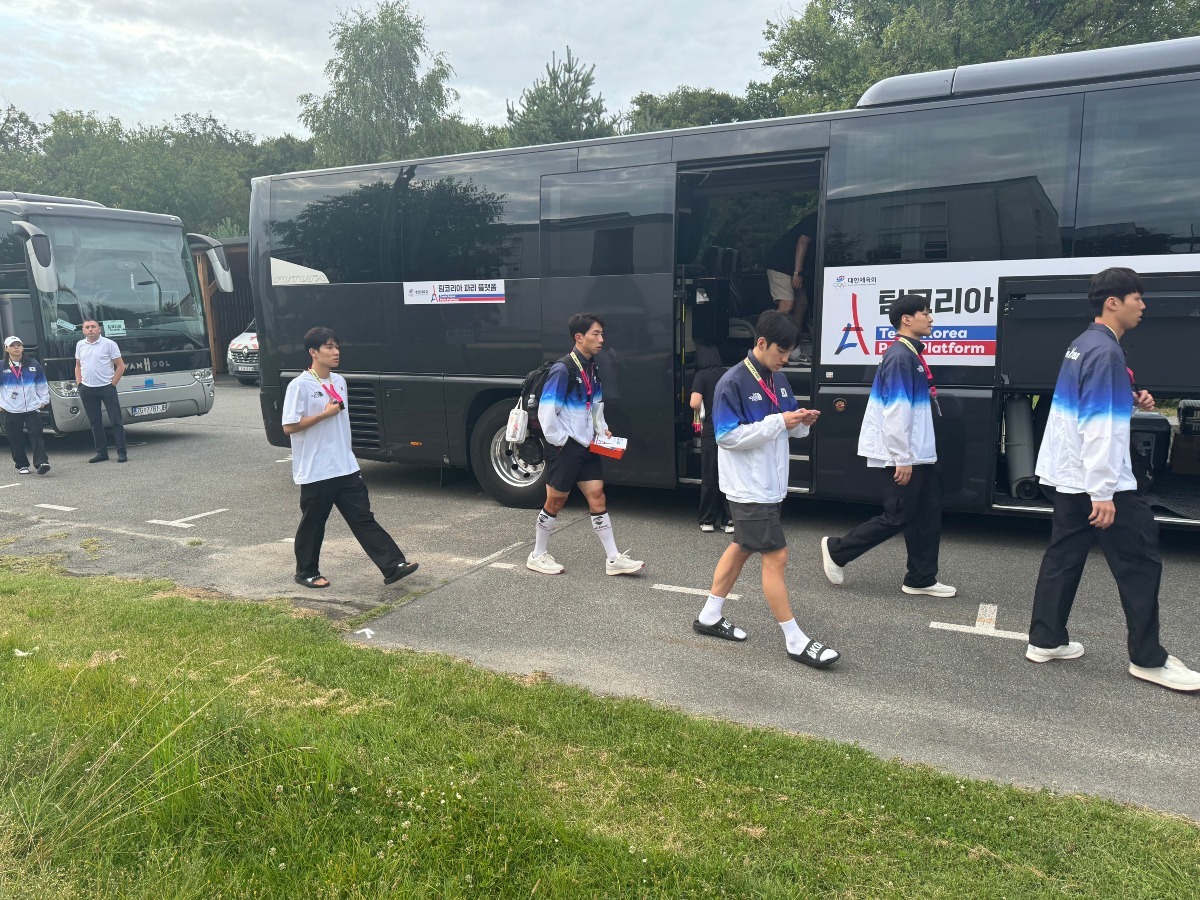 Le bus de la Team Korea. © Citésports Fontainebleau