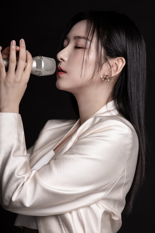 Ca sĩ Lee Yoon-a tốt nghiệp ngành âm nhạc truyền thống Hàn Quốc tại một trường đại học và đã có 10 năm kinh nghiệm trong lĩnh vực này. (Ảnh: Lee Yoon-a)