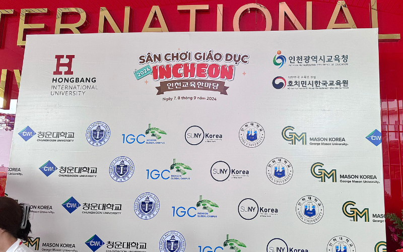 Ngày hội có sự tham gia từ các trường đại học lớn tại Incheon, mang đến những cơ hội đặc biệt dành cho sinh viên Việt Nam. (Ảnh: Nguyễn Lâm Mỹ Duyên)