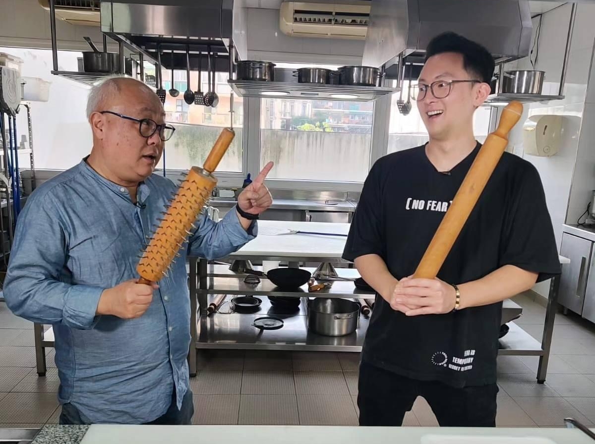 El Tío (izquierda) y el Sobrino (derecha) durante la grabación de un programa de la primera temporada.