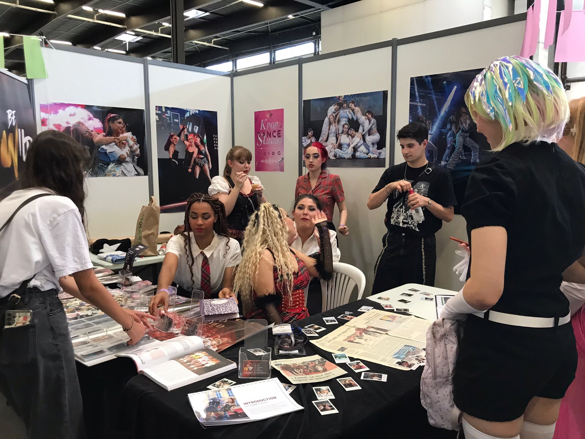 La dance crew Be Wild se prépare à monter sur la scène d’Animasia ! © Stéphanie Müller
