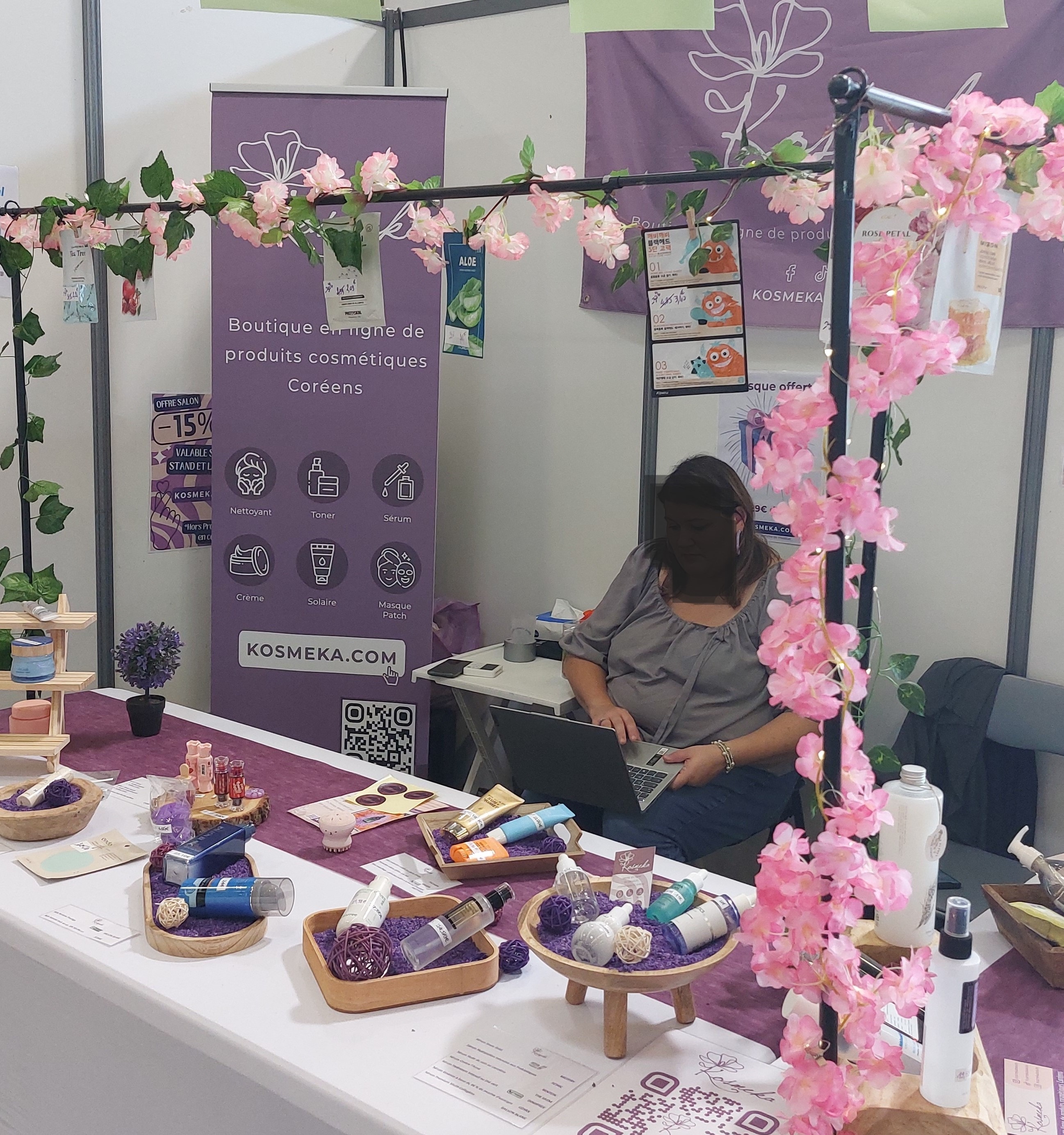 Un des stands de cosmétiques coréennes. © Emmanuelle Fourneyron