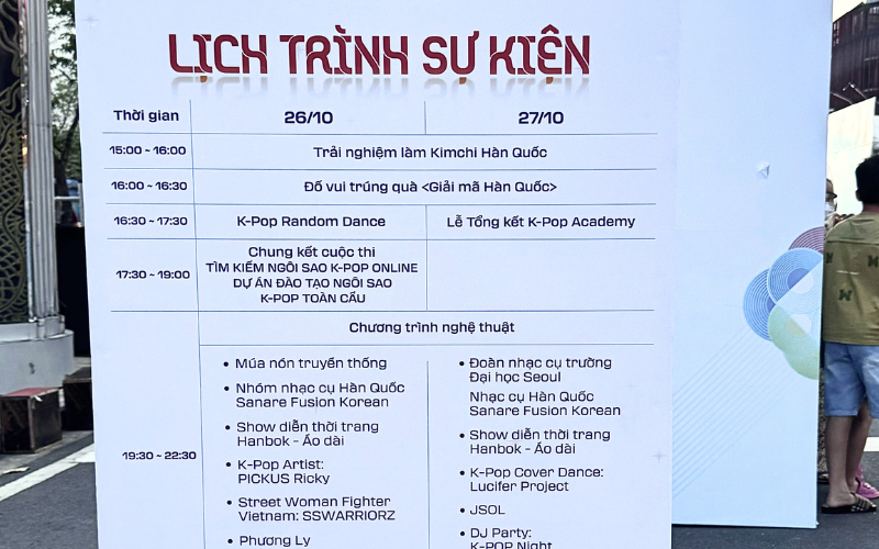 “Ngày hội Văn hóa Hữu nghị Việt - Hàn 2024” diễn ra trong hai ngày 26-27/10 trên một con đường trung tâm thành phố. (Ảnh: Nguyễn Lâm Mỹ Duyên)