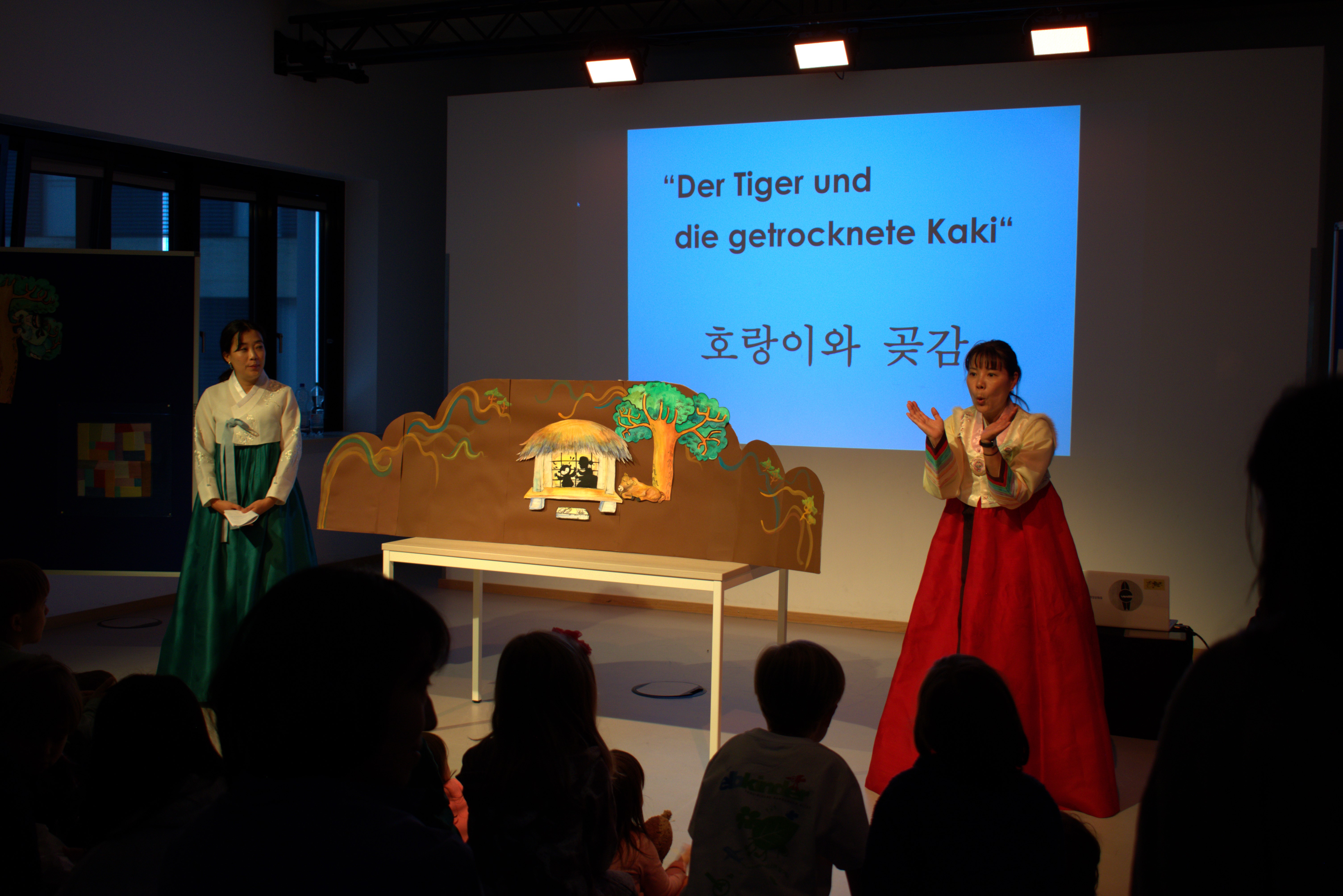 Auch koreanische Kinderbücher werden vorgelesen