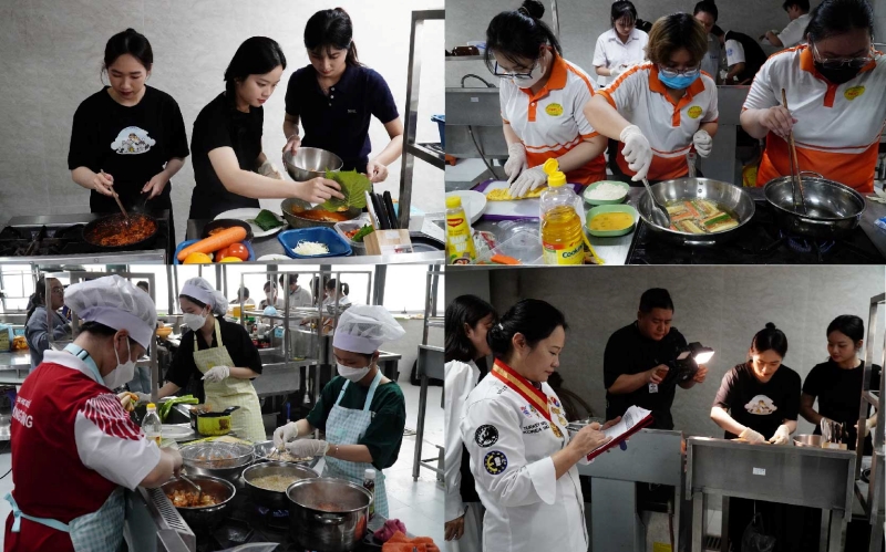 Các đội thi và Ban giám khảo tập trung cao độ cho nhiệm vụ của mình trong Cuộc thi nấu ăn K-food 2024 vô cùng gay cấn lần đầu tiên được tổ chức cho sinh viên. (Ảnh: Lê Thị Yến)