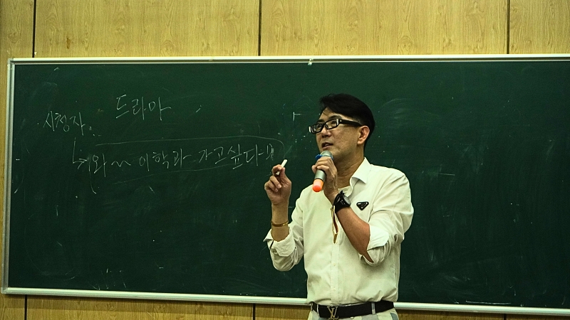 Đạo diễn Song Sang Min - vị khách mời đặc biệt tại sự kiện “Korean Acting Workshop”. (Ảnh: Nguyễn Thị Mai) 