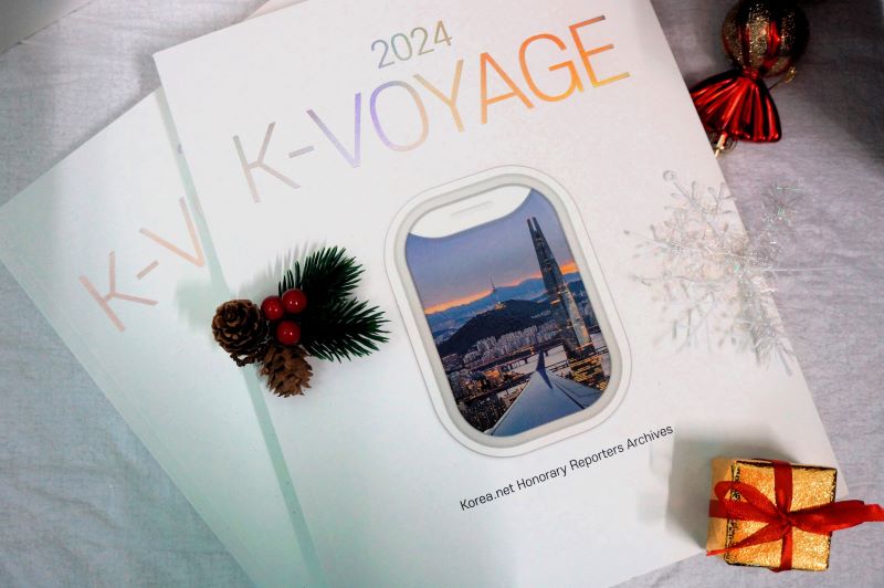 Ấn phẩm “K-Voyage” không chỉ đơn thuần là một tập hợp các bài báo, đó là một tác phẩm nghệ thuật. (Ảnh: Trần Huyền Phương)