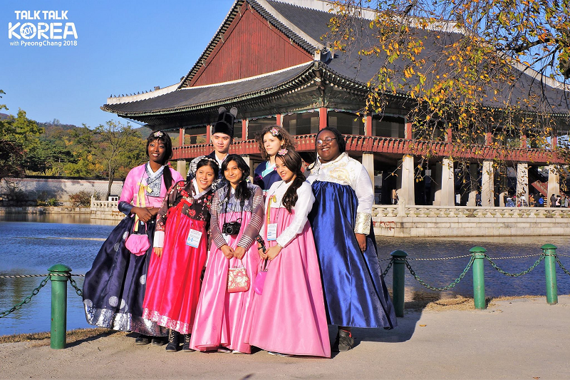 Năm 2017, anh tiếp tục chinh phục ngôi vị cao nhất của “Talk Talk Korea” và có chuyến thăm khó quên tại Hàn Quốc. (Ảnh: Trang Facebook chính thức của cuộc thi Talk Talk Korea)