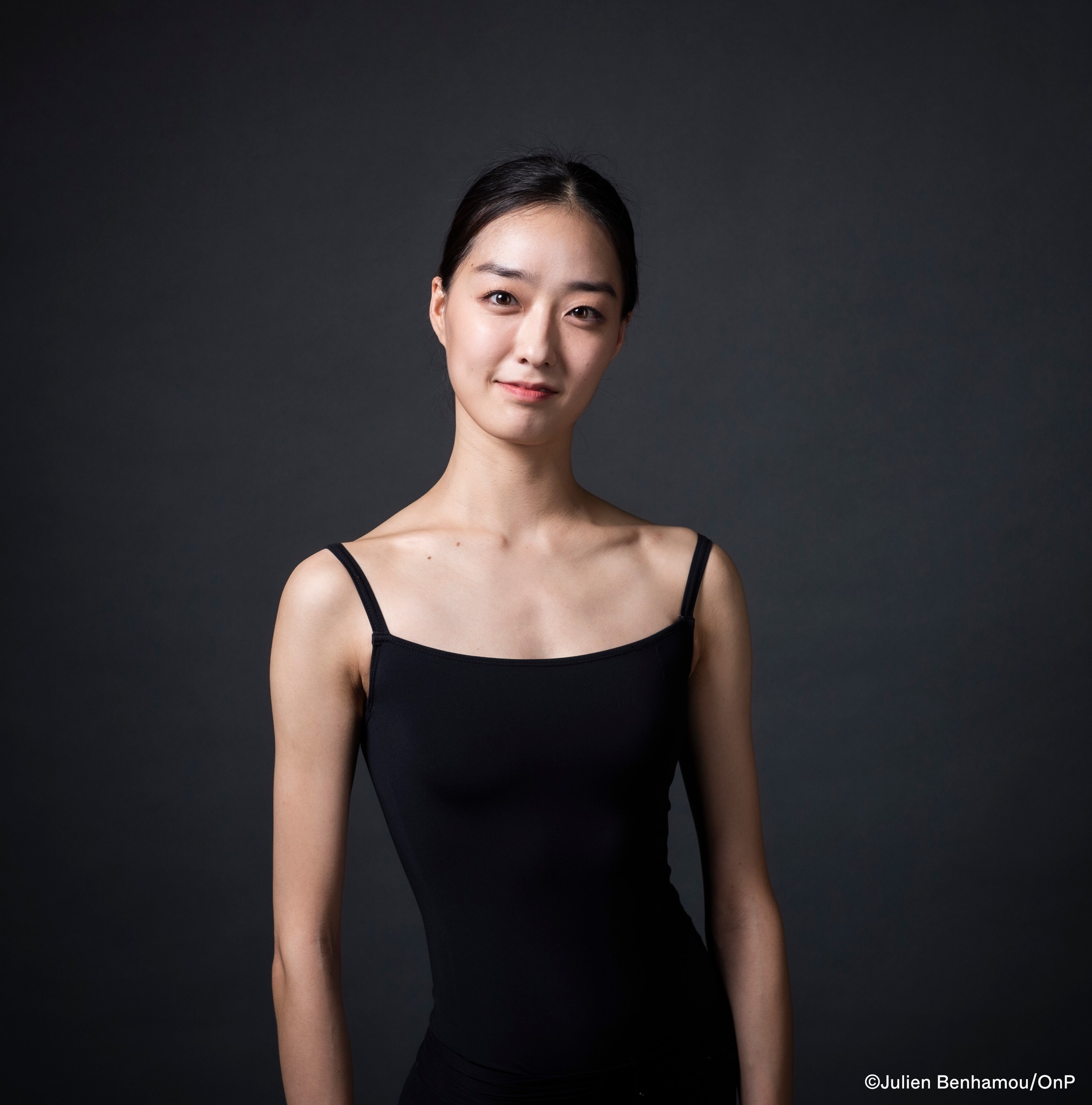 Portrait de Kang Hohyun. © Julien Benhamou / Opéra national de Paris