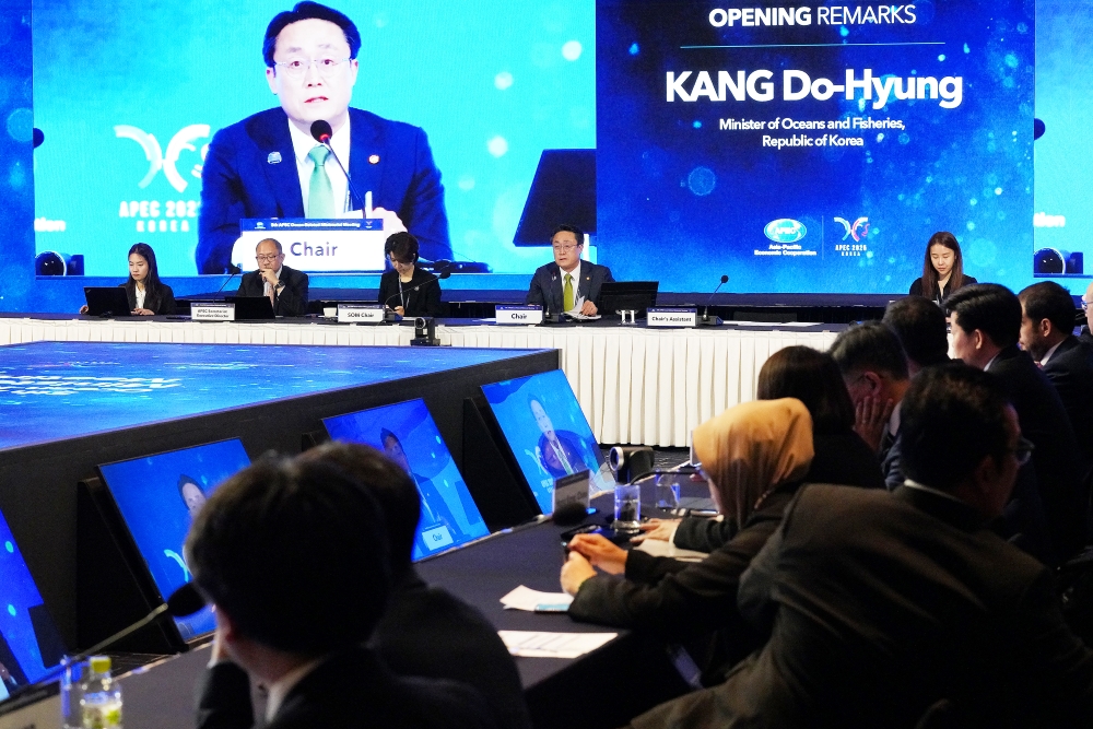  Minister of Oceans and Fisheries Kang Do-Hyung on May 1 speaks at the opening ceremony for the fifth APEC Ocean-related Ministerial Meeting in Busan. (Ministry of Oceans and Fisheries) 