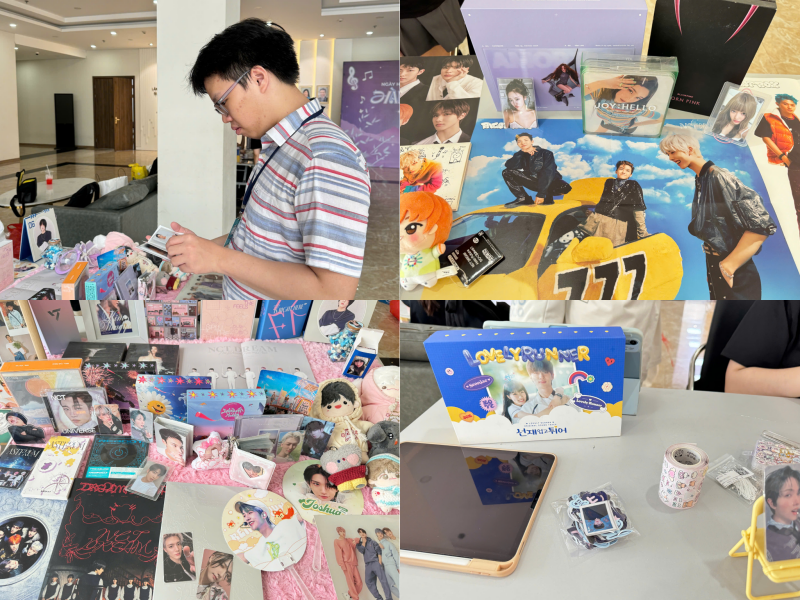 Phóng viên danh dự Hoàng Xuân Tùng chiêm ngưỡng những ấn phẩm K-pop, K-drama tại gian hàng Hallyu. (Ảnh: Hoàng Xuân Tùng) 