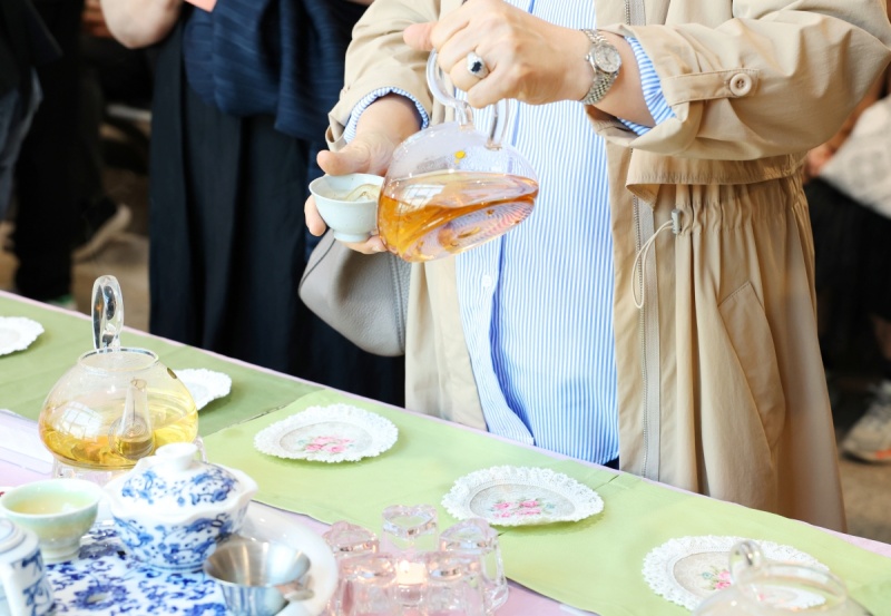 国立国楽院ブランチコンサート「茶談」公演前、観客に提供されたお茶と茶菓。