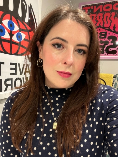 Jenni Sparks là một hoạ sĩ người Anh được biết đến với các dự án bản đồ nghệ thuật độc đáo, nơi cô kết hợp giữa yếu tố minh họa sống động và thông tin địa lý để khắc họa tinh thần của từng thành phố. (Ảnh: Jenni Sparks)