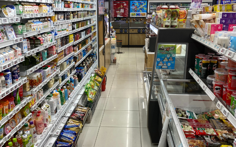 Die meisten Convenience Stores sind wie ein kleiner Supermarkt