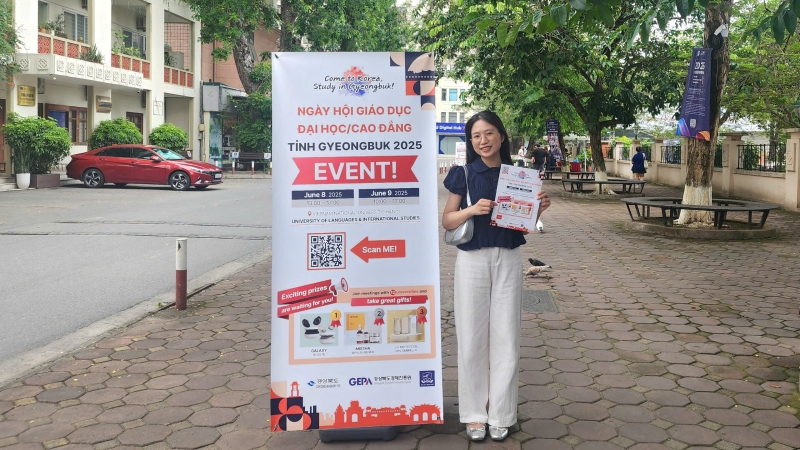 Phóng viên danh dự Nguyễn Phương Anh cũng nhanh chóng nắm lấy cơ hội tham gia chương trình để được lắng nghe và có những cái nhìn khách quan về cơ hội trao đổi giao lưu giáo dục Hàn - Việt trong tương lai. (Ảnh: Nguyễn Phương Anh)