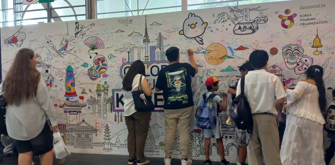 Fresque à l'entrée de la Korea Expo. © Emma Legrand