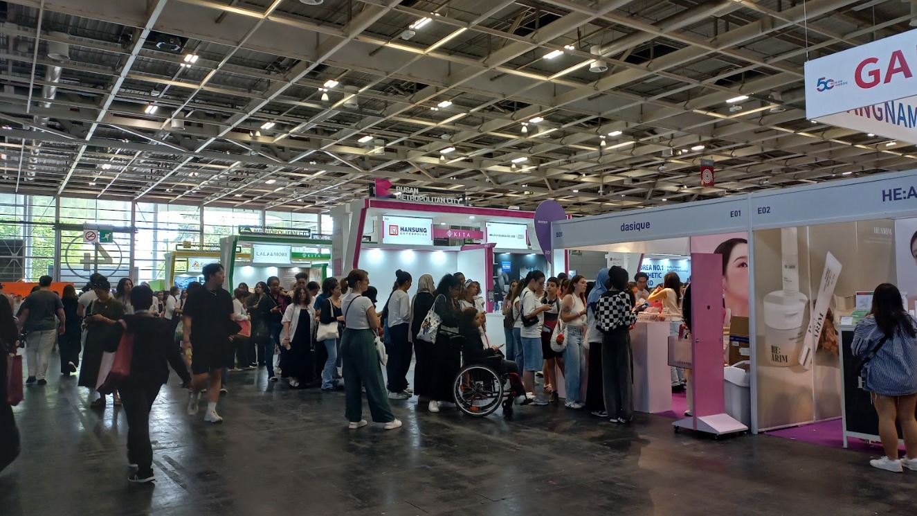 File d'attente devant le stand de Dasique. © Emma Legrand