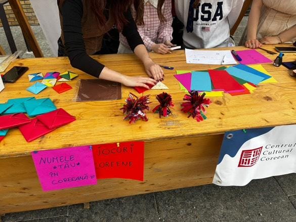 Ttakji y jegichagi en el estand coreano en Cluj Days 2025 | Antonia Sabău