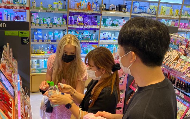 Olive Young ist ein wahres K-Beauty Paradies für Koreaner und auch für Gäste © Manuel Guthmann