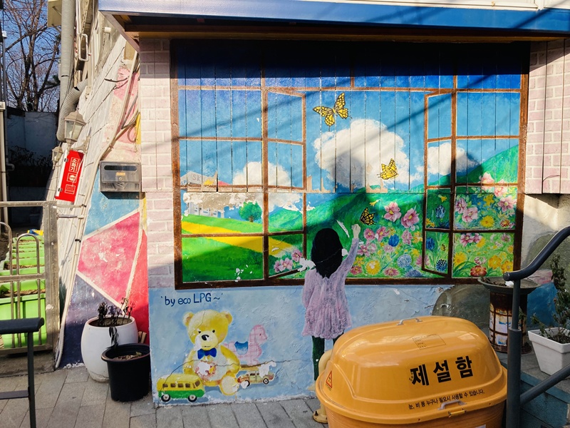 私の一番好きな梨花洞壁画村で出会った可愛らしい壁画。　