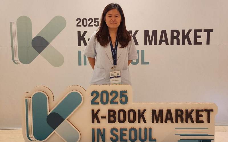 Lia Indra Andriana selaku pendiri Penerbit Haru menghadiri 2025 K-Book Market di Kota Seoul pada bulan Juni 2025 atas undangan KPIPA.