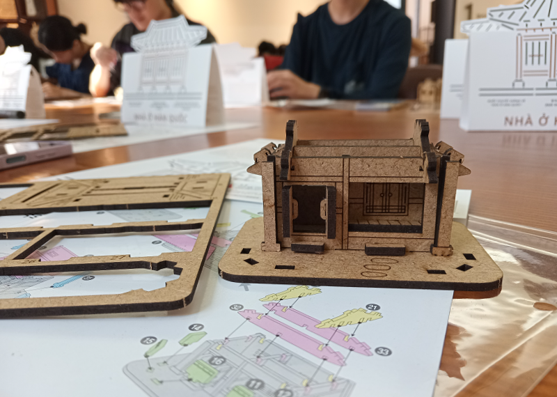 Dù chỉ là mô hình nhưng các chi tiết của Hanok được mô phỏng và tái hiện khá chân thực. (Ảnh: Lưu Thị Thu Loan)