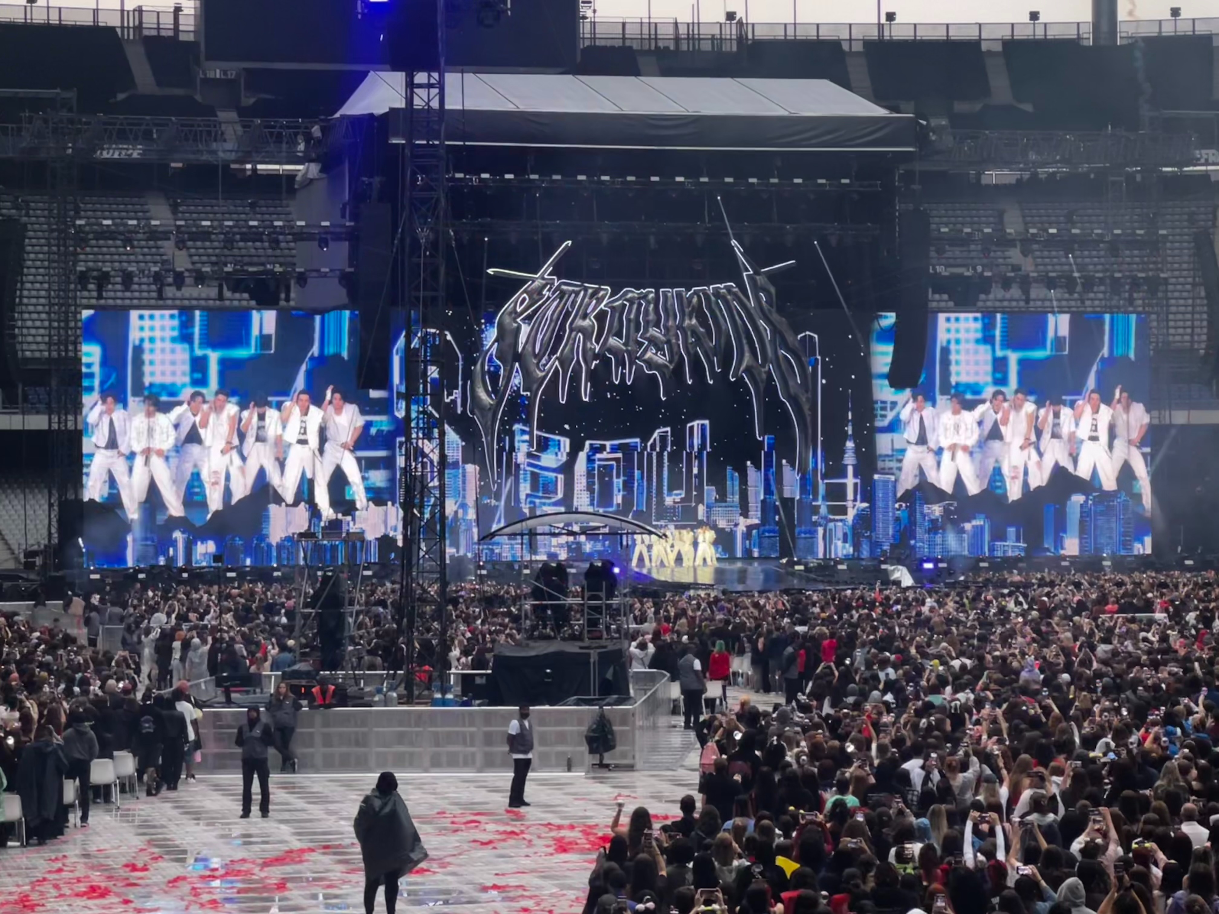 Les Stray Kids au Stade de France à Saint-Denis : un show à la hauteur de leur réputation. © Anne-Lynn Elias