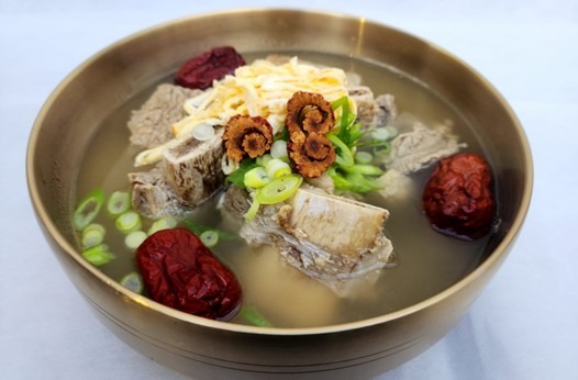 Le galbitang du restaurant Hanok. © Misso