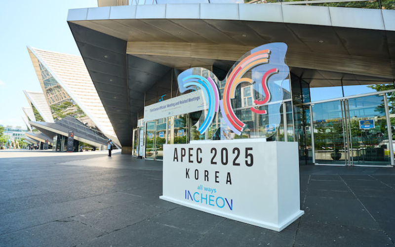 Vor dem Veranstaltungsort in Incheon: Die Republik Korea ist 2025 Gastgeberland des APEC-Gipfels
