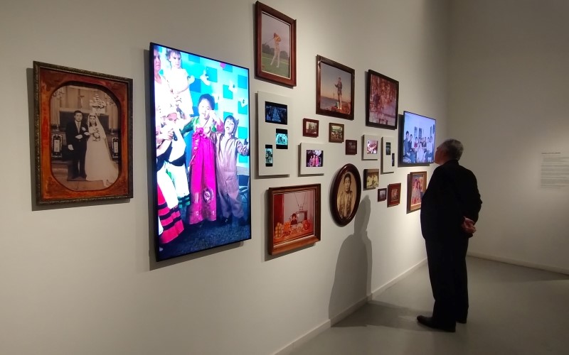 'Somos con los demás' es la premisa curatorial de las imágenes analógicas y digitales | José Alirio Peña