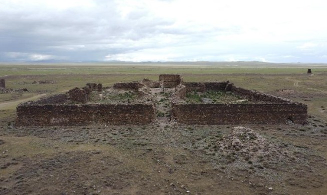 crop_usr_KharBukhynBalgas_Temple.jpg